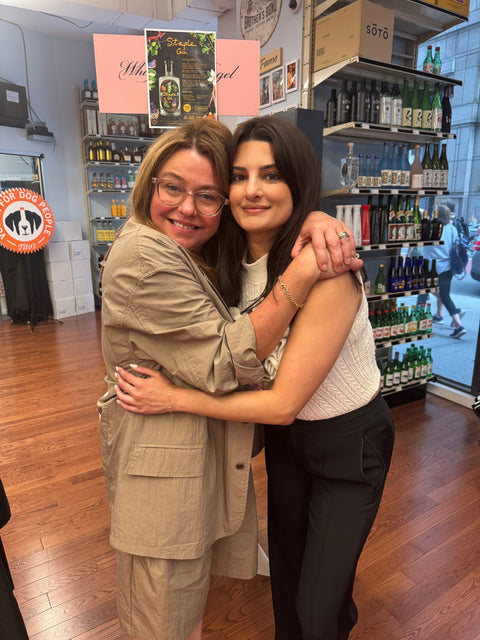 Rachael Ray Welcomes Fans to Broadway Spirits for Staple Gin Bottle Signing