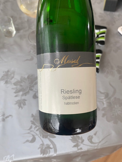 RAUEN RIESLING HALBTROCKEN